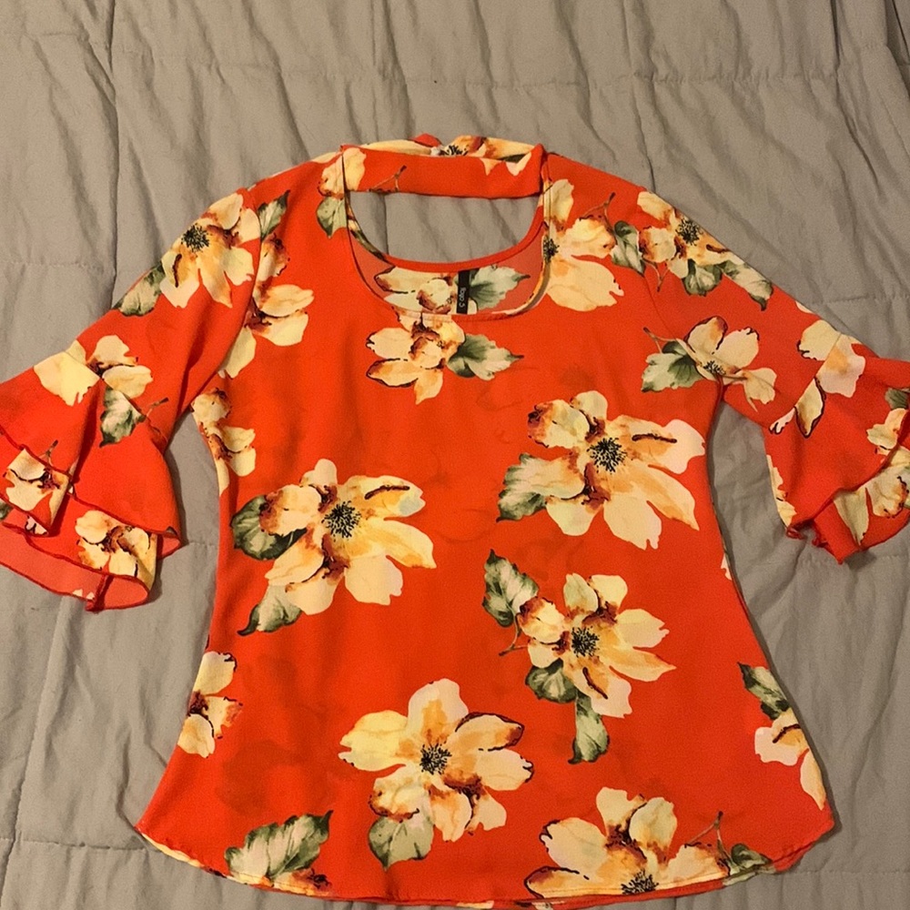 Nanamacs scoop neck with chocker floral top Hawaii